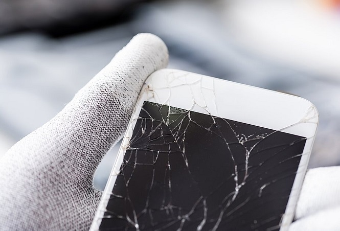 Cracked Screen - LCD